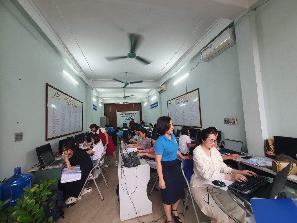 Trung tâm tin học ở thanh hóa Ngày 20/10 – Khúc ca dành tặng những bông hoa ViệtMỗi năm, khi những cơn gió heo may khẽ về, cũng là lúc khắp