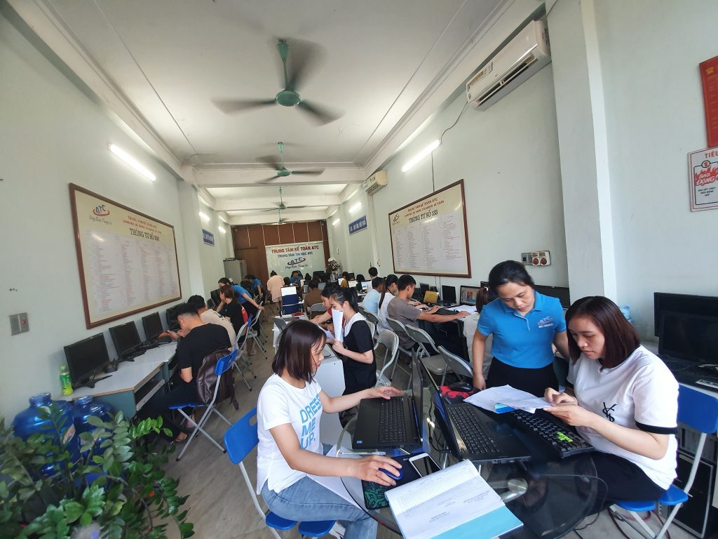 Trung tâm tin học ở thanh hóa Ngày 20/10 – Khúc ca dành tặng những bông hoa ViệtMỗi năm, khi những cơn gió heo may khẽ về, cũng là lúc khắp