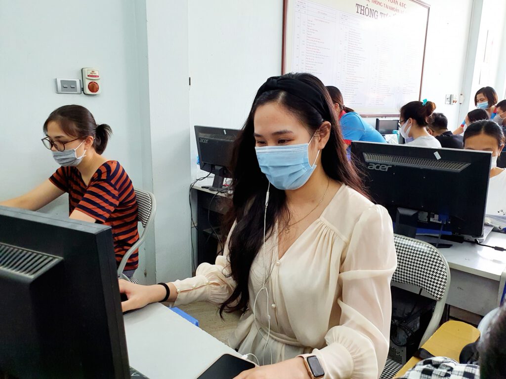 Trung tâm đào tạo kế toán thực tế- tin học văn phòng ATC liên tục mở các khóa Học kế toán tại Thanh Hóa, giúp các bạn học viên có nhu cầu học kế toán thực tế ở Thanh Hóa có thêm nhiều cơ hội học tập, trau dồi thêm nhiều kỹ năng hữu dụng, áp dụng sát thực tế công việc. ATC được đánh giá là trung tâm kế toán tại Thanh Hóa có số lượng học viên đông đảo. và thường xuyên nhận cơn mưa lời khen của học viên sau mối khóa học. Không chỉ chuyên đào tạo, ATC chúng tôi còn hướng đến giá trị chia sẻ kiến thức hữu ích. Với mong muốn phổ cập tới động đảo mọi người những kiến thức hay ho của kế toán. Cùng theo dõi trang của ATC để thường xuyên cập nhật các kiến thức hay các bạn nhé!