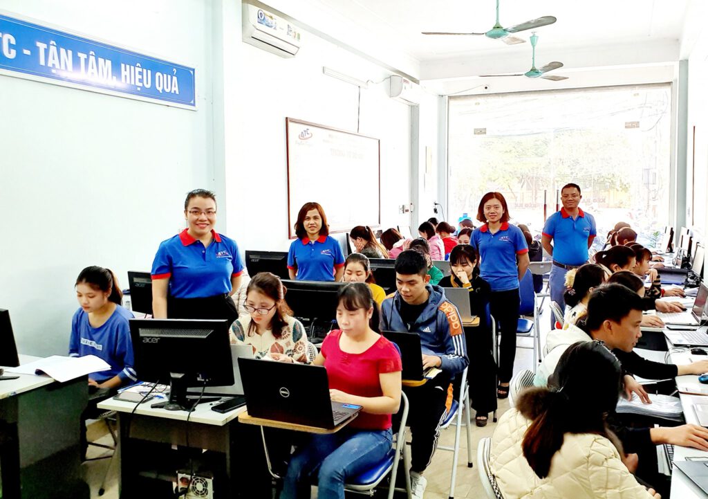 Học tin học văn phòng tại Thanh Hóa Trong bài viết này, trung tâm ATC sẽ hướng dẫn các bạn cách tính tổng các con số theo hàng ngang.