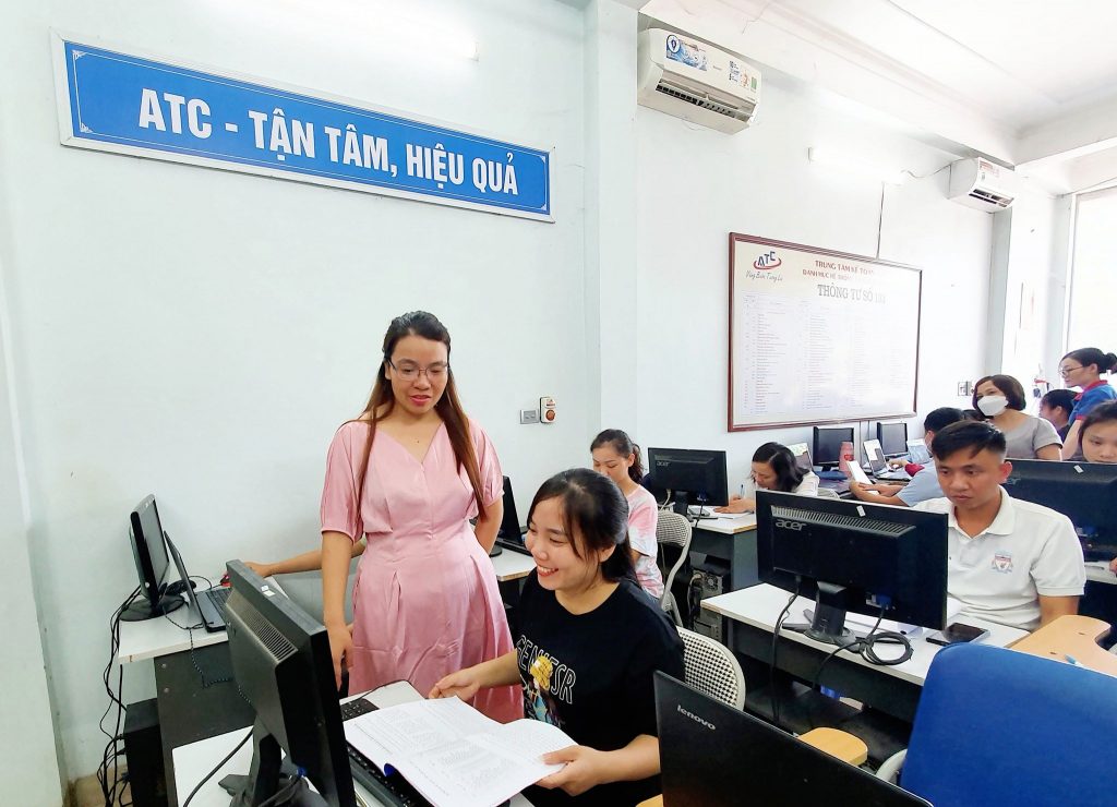 Địa chỉ học kế toán ở Thanh Hóa Trung tâm ATC là địa chỉ đào tạo kế toán thực tế uy tín nhất ở Thanh Hóa.Lúc nào cũng đông đúc nhộn nhịp