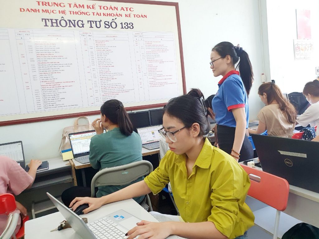 Học tin học tại thanh hóa Tại sao các nhà tuyển dụng luôn luôn đặt ra yêu cầu là ứng viên phải biết và giỏi tin học văn phòng dù tuyển ở