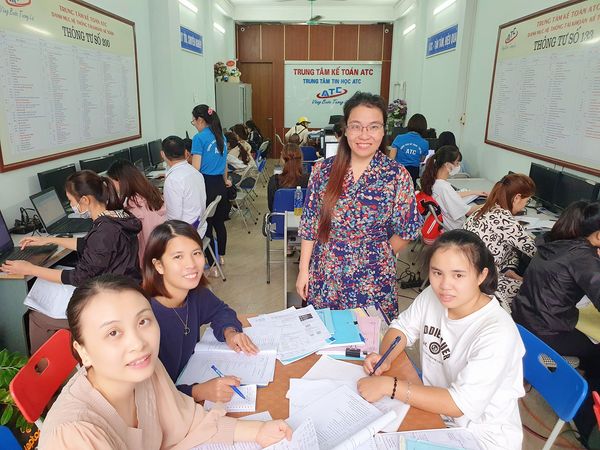 Học kế toán thực hành tại thanh hóa Cuộc sống này bạn sợ nhất điều gì?Với tôi, tôi sợ không có sức khỏe và sợ không có tri thức.