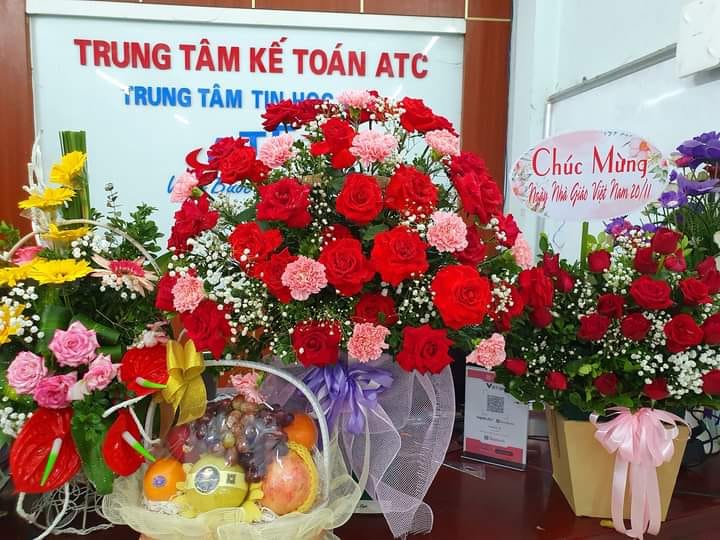 Hoc ke toan cap toc tai thanh hoa "Con về cảnh cũ còn đâyVẫn nghe văng vẵng lời thầy hôm naoÁnh dương buông nắng lao xaoNghe như còn đó rì