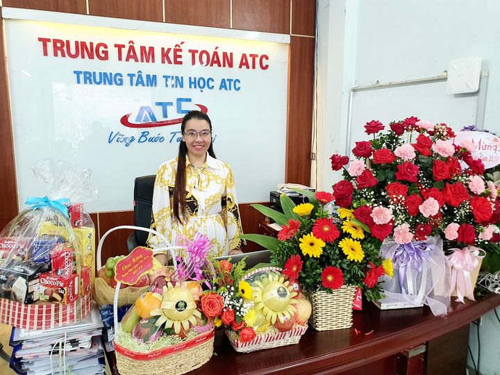 Hoc tin hoc tai thanh hoa “Một kho vàng không bằng một nang chữ.”Món quà vô giá nhất mà thầy cô mang lại cho các học viên đó là kiến