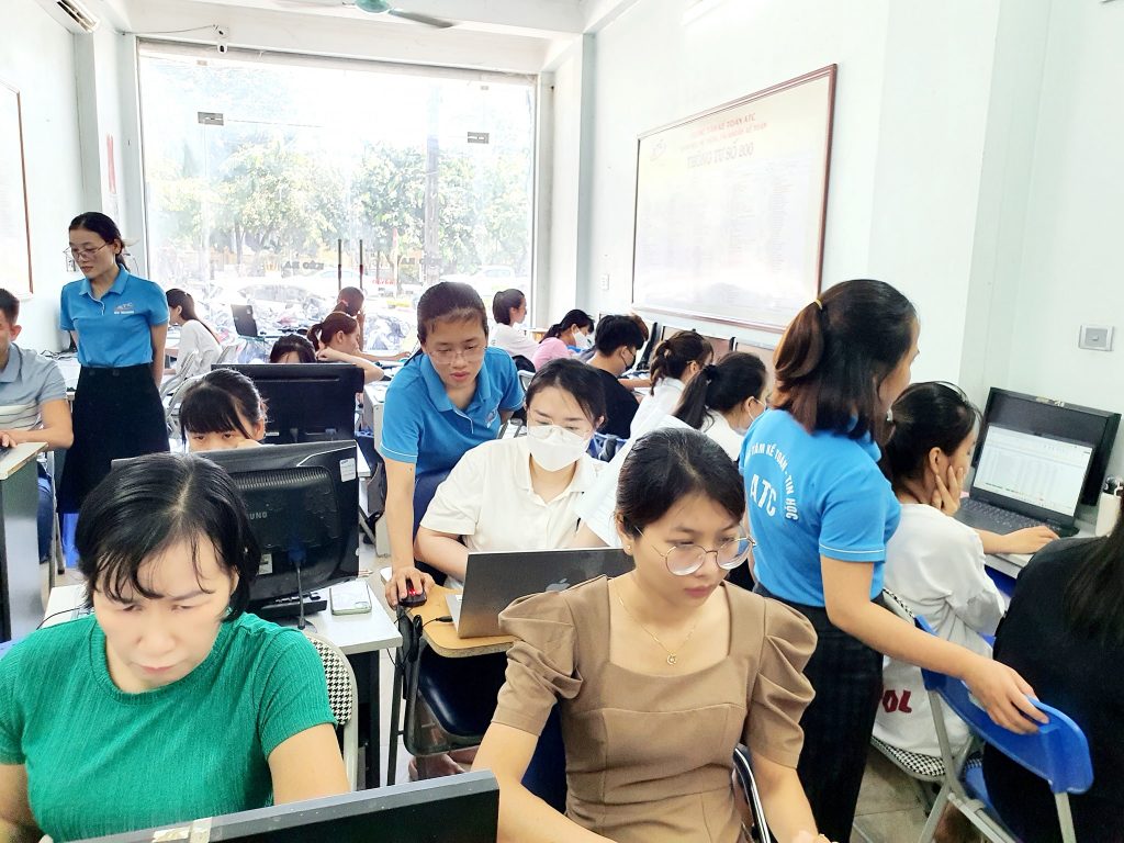 Học tin học văn phòng ở Thanh Hóa Bạn đang cần tạo khung bìa trong Word để bài tiểu luận, bài báo cáo của mình trông chuyên nghiệp hơn