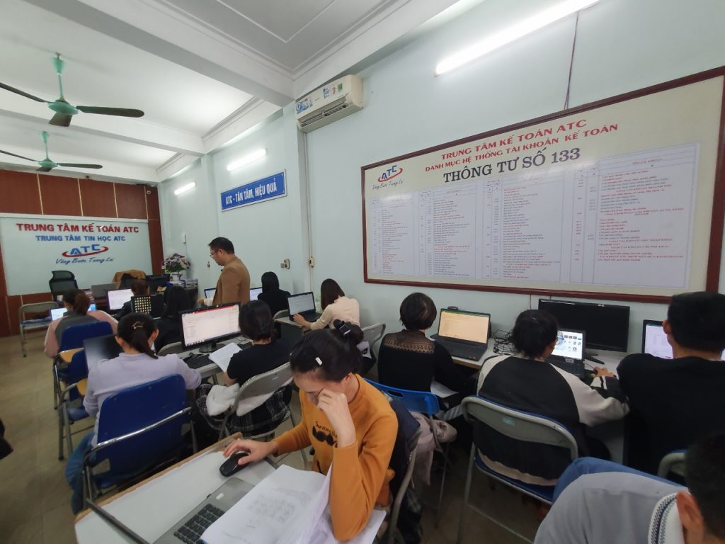 Học kế toán tổng hợp tại Thanh Hóa Định nghĩa Lương cơ bảnLà mức lương đã thỏa thuận giữa người sử dụng lao động và người lao động. 