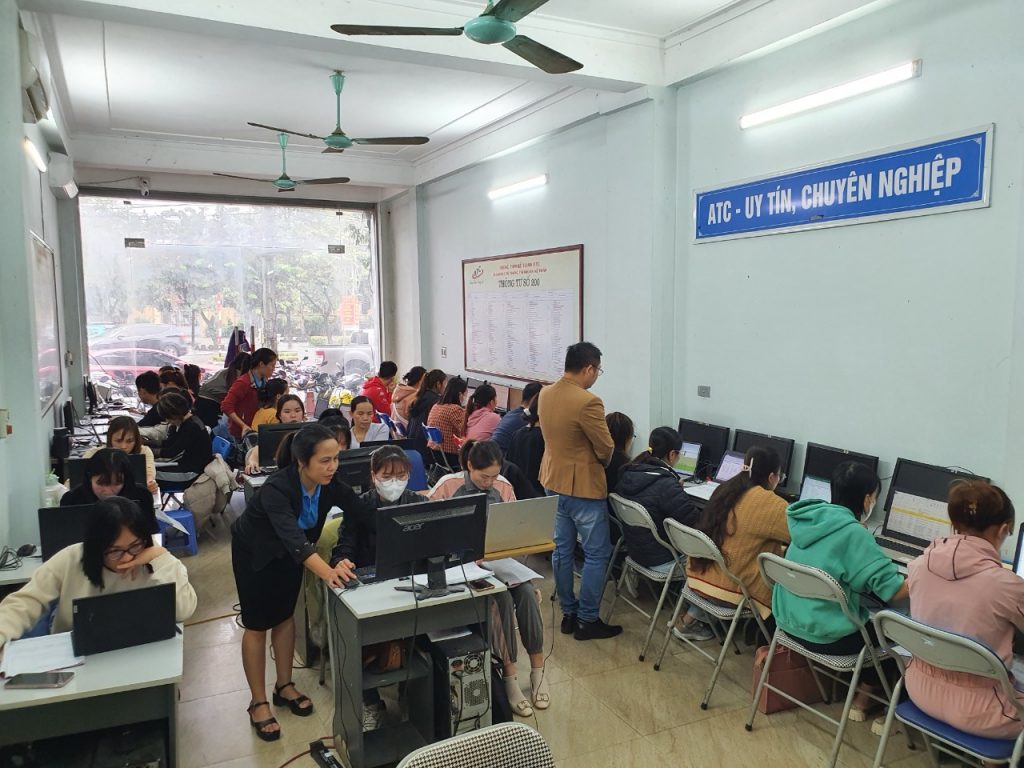 Lớp đào tạo kế toán ở Thanh Hóa thực tế là phần lớn số lượng sinh viên kế toán sau khi ra trường thường rất khó xin được việc, nên đành