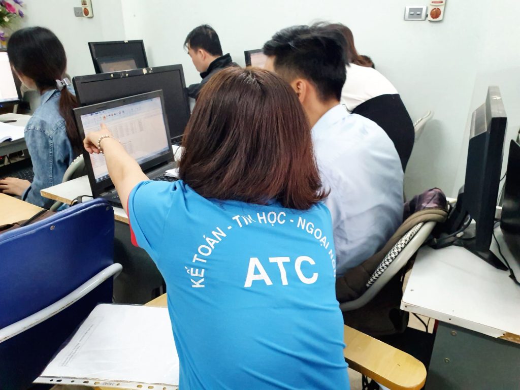 Lớp học kế toán ở Thanh Hóa Nếu bạn muốn hiểu rõ quy trình kế toán của mỗi loại hình khác nhau thì khóa học kế toán tại ATC là dành cho bạn.