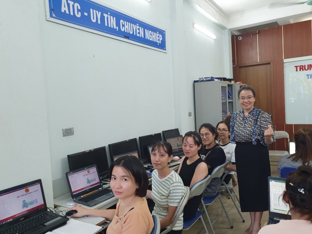 Hoc ke toan uy tin o Thanh Hoa Tâm sự nghề nghiệp nhằm động viên tinh thần anh chị em đi sau: "ai cũng có thể làm tốt kế toán" đừng nản