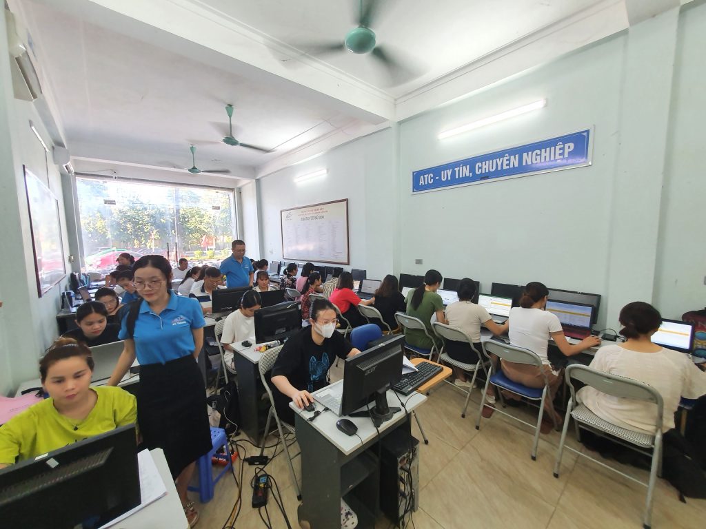 Học tin học ở thanh hóa Vì sao máy tính lại không có Local users and groups? Khắc phục thế nào mời bạn tham khảo bài viết nhé!