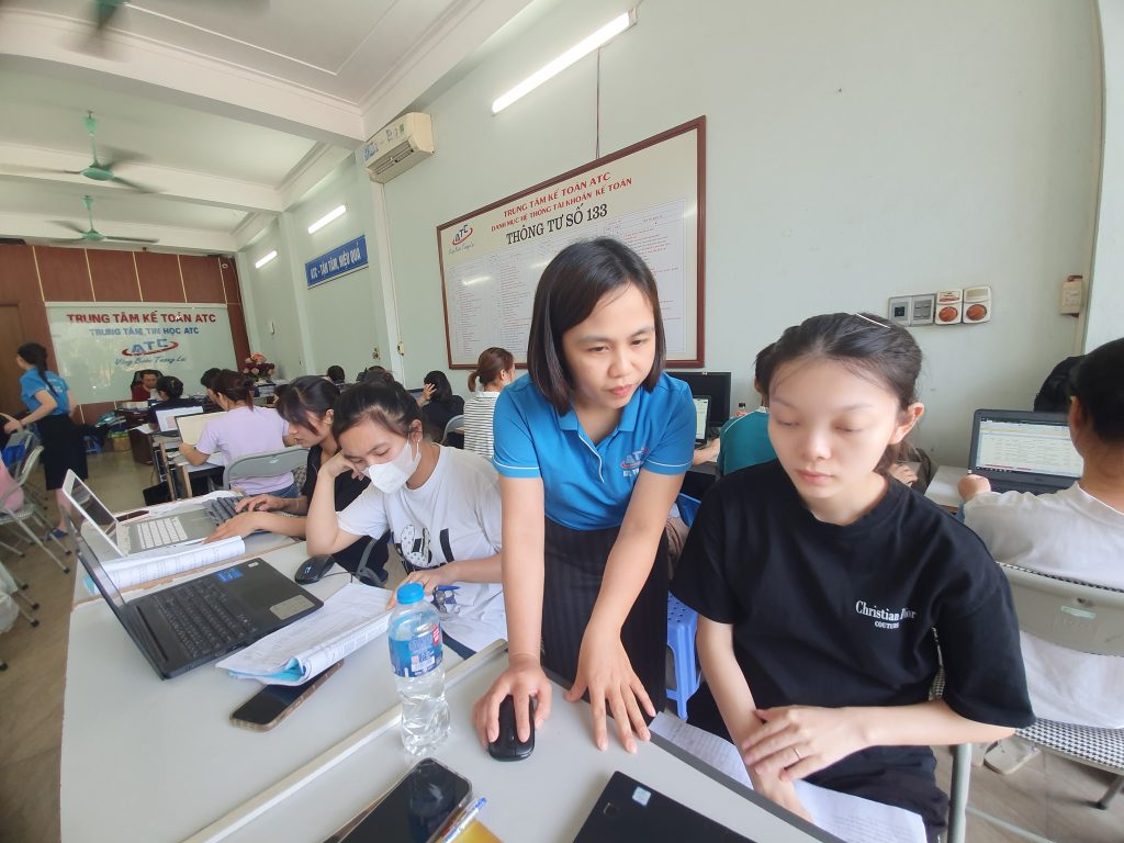 Học tin học cấp tốc ở thanh hóa Nhằm giúp tài liệu trình bày rõ ràng, tiết kiệm thời gian, hỗ trợ in ấn, chúng ta hãy dùng cách đánh số trang 