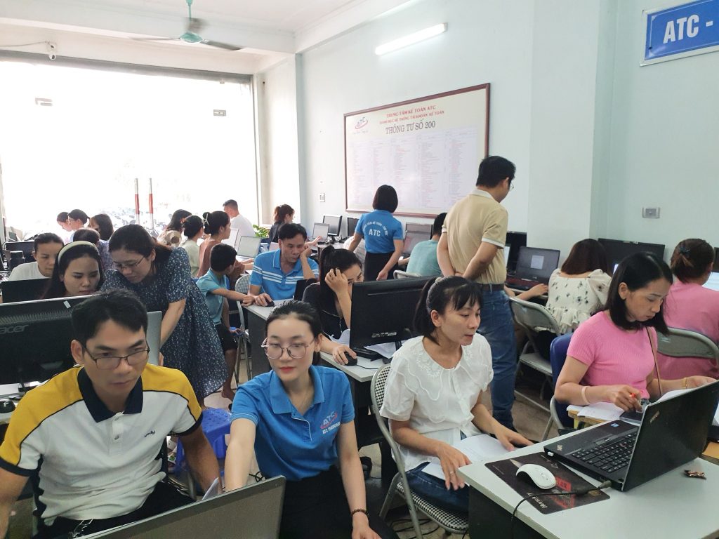 Trung tâm kế toán ở thanh hóa Thuế môn bài là khoản thuế bắt buộc mà doanh nghiệp, hộ kinh doanh phải nộp hàng năm.