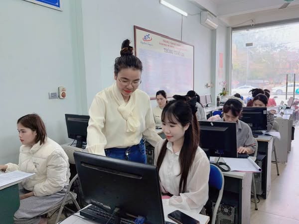 Học tin học văn phòng tại Thanh Hóa Bạn muốn viết các ký hiệu toán học trong word, bạn hãy cài đặt Mathtype cho máy tính của mình nhé! 