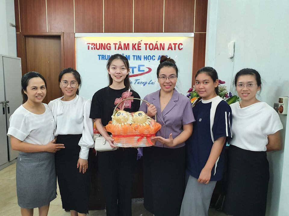Học tin học tại thanh hóa Câu nói “Tôi chưa bao giờ mơ về thành công. Tôi đã làm việc vì nó” – Estée Lauder không chỉ là một triết lý