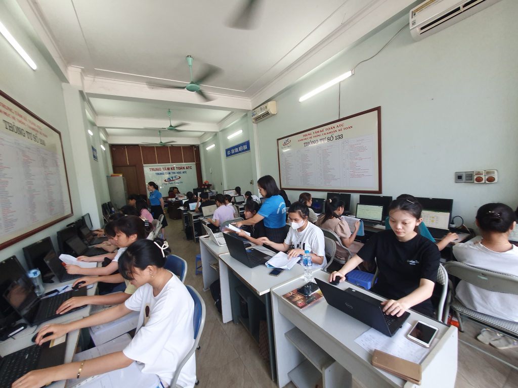 Học tin học văn phòng tại Thanh Hóa Trong quá trình sử dụng Windows 10, nhiều người dùng gặp phải tình trạng mỗi khi in tài liệu lại xuất