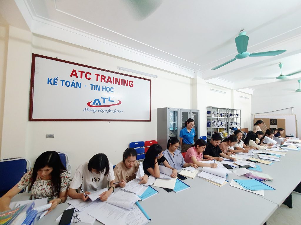 Học kế toán ở thanh hóa Bạn có thể nắm vững cách hạch toán lương, bảo hiểm cũng như phương pháp hạch toán theo đúng quy định hiện hành 