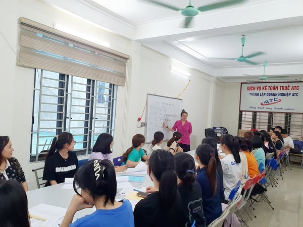 Hoc ke toan cap toc o thanh hoa Việc chi tiền mặt tạm ứng cho nhân viên là nghiệp vụ rất phổ biến trong doanh nghiệp, đặc 