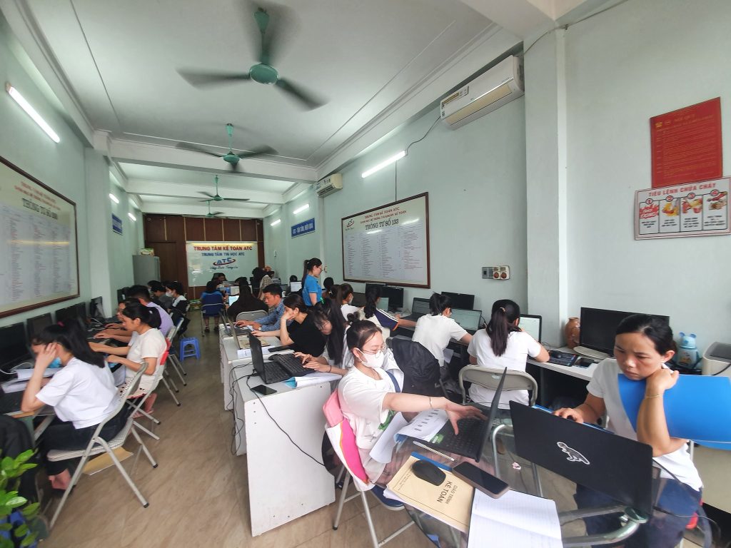 Học tin học văn phòng tại Thanh Hóa Vượt Qua Sự Nghi Mờ: Hãy Đi Xa Đến Mức Bạn Không Còn Nghe Thấy Tiếng ỒnTrong hành trình hướng tới