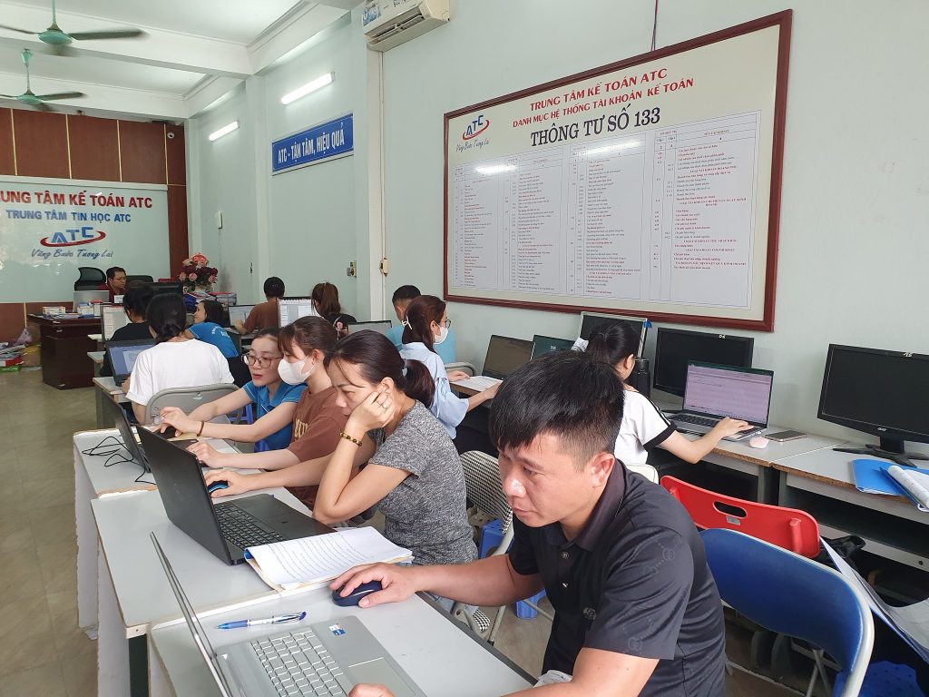Học tin học ở thanh hóa Chắc hẳn không ít lần bạn rơi vào cảnh "dở khóc dở cười": bảng tính Excel hiển thị trên màn hình rất đẹp mắt và